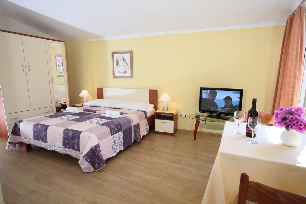 Apartments Kovacic Makarska Esterno foto