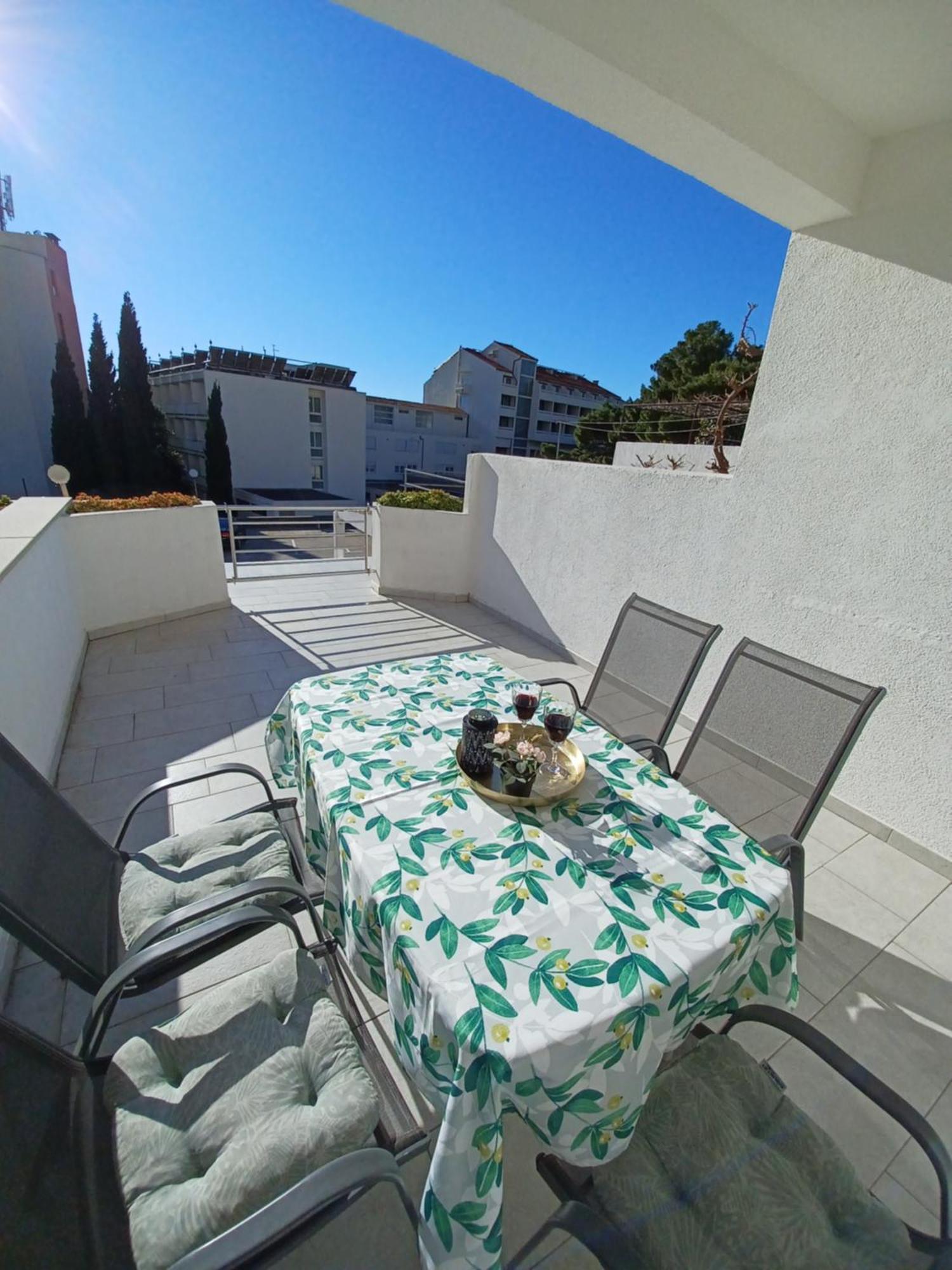 Apartments Kovacic Makarska Esterno foto