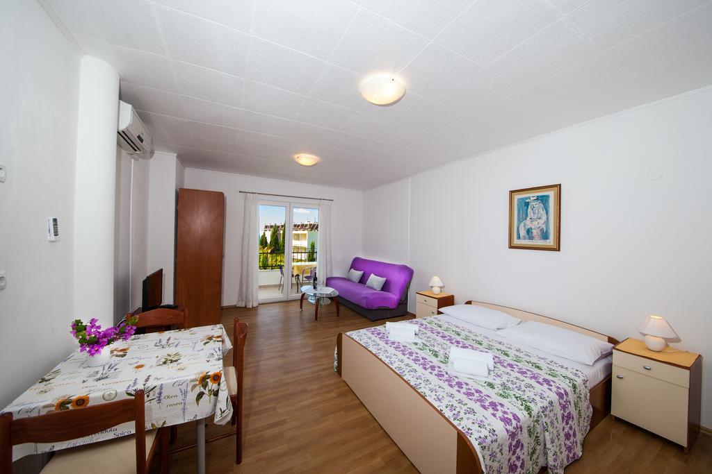 Apartments Kovacic Makarska Esterno foto