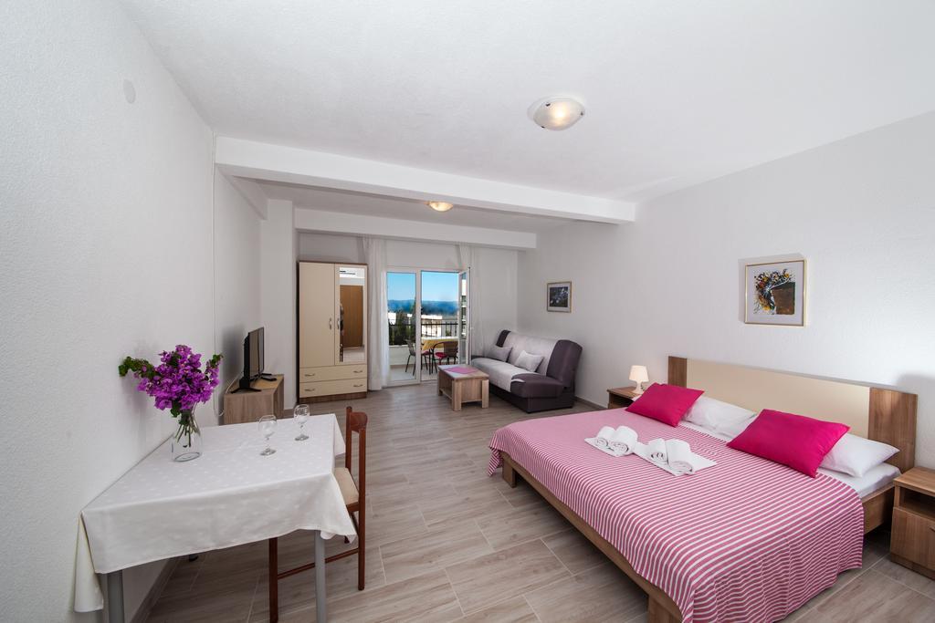 Apartments Kovacic Makarska Esterno foto